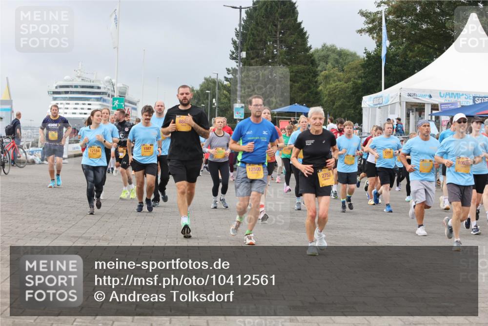 13.09.2026 - Kiel Lauf Andreas Tolksdorf http://msf.ph/oto/10412561 13.09.2026 10:03:01 Kiellinie 12184, 1587, 88, 12500, 2752 meine-sportfotos.de