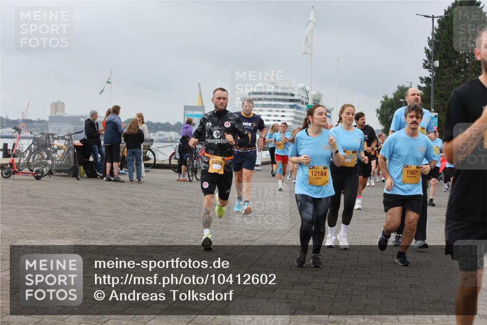 13.09.2026 - Kiel Lauf Andreas Tolksdorf http://msf.ph/oto/10412602 13.09.2026 10:03:04 Kiellinie 8459, 39, 12184, 1, 39, 1587 meine-sportfotos.de