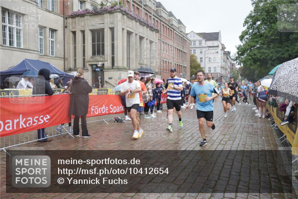 13.09.2026 - Kiel Lauf Yannick Fuchs http://msf.ph/oto/10412654 13.09.2026 10:44:05 Ziel 56, 202, 305, 318, 939, 1118, 1242, 1956, 2861, 2873, 3573, 3806, 4422, 5711, 6163, 6184, 7114, 7505, 7658, 7872, 8712, 9004, 9056, 9481, 9979, 10709, 11262, 11277, 11431, 11720, 11784, 12382, 12384, 12386, 12440, 56, 149, 305, 371, 1029, 1215, 1536, 1977, 2316, 2317, 2653, 2971, 3123, 3258, 3292, 3308, 3734, 4143, 4493, 4541, 4669, 4728, 4746, 4850, 4941, 5059, 5127, 5419, 6368, 6716, 7351, 702, 1275, 1379, 1439, 1839, 2729, 3918, 6059, 7534, 7900, 9082, 9229 meine-sportfotos.de