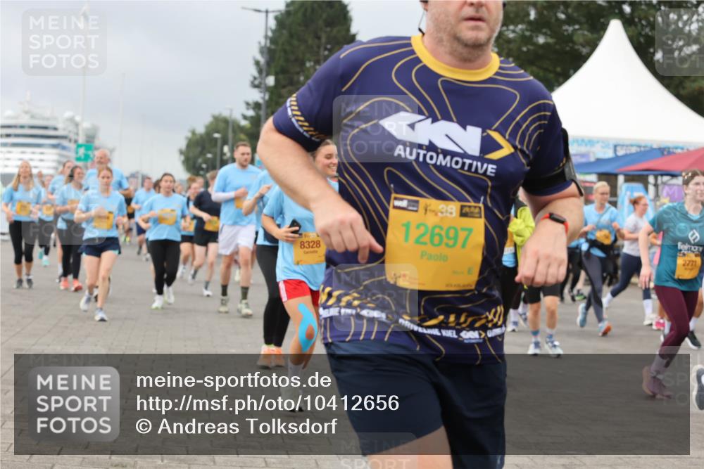 13.09.2026 - Kiel Lauf Andreas Tolksdorf http://msf.ph/oto/10412656 13.09.2026 10:03:10 Kiellinie 8328, 38, 12697, 2771 meine-sportfotos.de