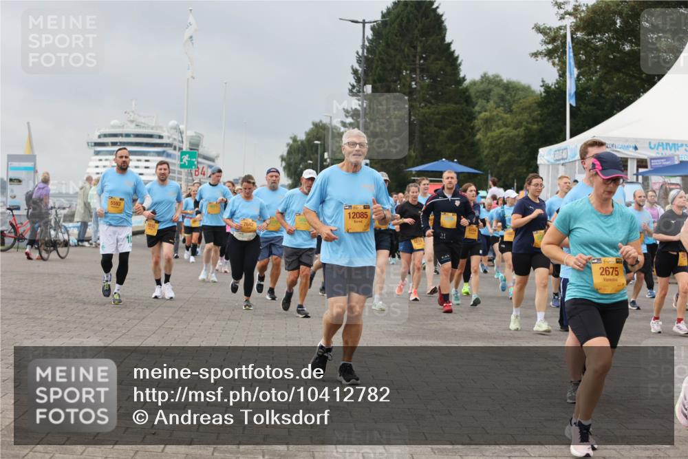 13.09.2026 - Kiel Lauf Andreas Tolksdorf http://msf.ph/oto/10412782 13.09.2026 10:03:19 Kiellinie 5593, 4, 38, 12085, 21, 5154, 39, 2675 meine-sportfotos.de