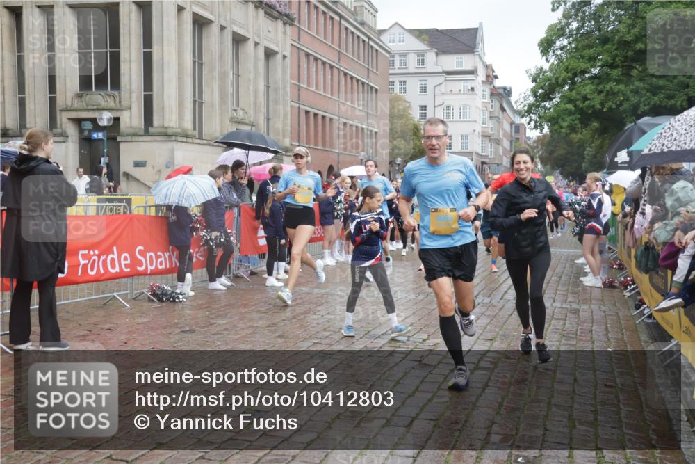 13.09.2026 - Kiel Lauf Yannick Fuchs http://msf.ph/oto/10412803 13.09.2026 10:44:17 Ziel 702, 939, 1242, 1379, 1439, 1839, 2729, 2826, 2873, 3186, 3469, 3918, 5183, 5697, 5711, 5740, 5778, 5859, 6059, 6229, 6611, 7114, 7250, 7291, 7504, 7534, 7872, 7900, 9056, 9082, 9229, 9286, 9401, 10205, 10405, 10406, 11019, 11195, 11205, 11262, 11352, 11538, 11784, 11940, 12152, 12382, 12384, 12386, 12839, 56, 202, 305, 318, 371, 939, 1029, 1118, 1215, 1242, 1956, 1977, 2316, 2653, 2861, 2971, 3258, 3292, 3308, 3573, 3734, 3806, 4422, 4669, 4728, 4746, 5059, 6368, 1275 meine-sportfotos.de
