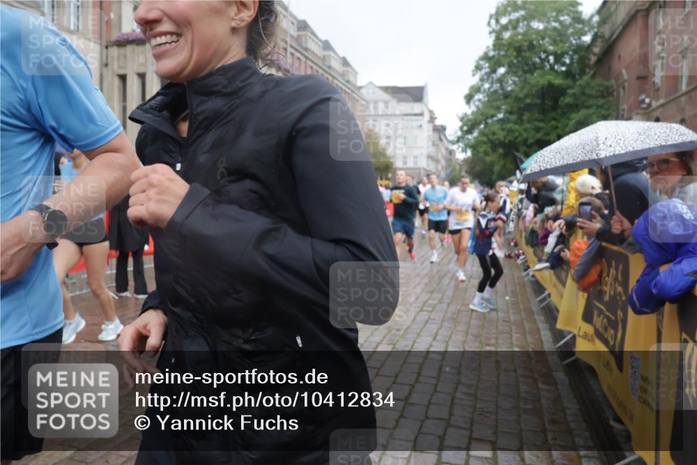 13.09.2026 - Kiel Lauf Yannick Fuchs http://msf.ph/oto/10412834 13.09.2026 10:44:19 Ziel 702, 1275, 1335, 1377, 1379, 1439, 1839, 2289, 2545, 2729, 2826, 3009, 3186, 3469, 3918, 5183, 5697, 5711, 5740, 5778, 5859, 6059, 6229, 6611, 6959, 7114, 7250, 7291, 7504, 7534, 7872, 7900, 9082, 9229, 9286, 9401, 9596, 10205, 10405, 10406, 11019, 11195, 11205, 11262, 11352, 11538, 11716, 11784, 11940, 12152, 12839, 56, 202, 305, 318, 371, 939, 1029, 1118, 1215, 1242, 1956, 1977, 2316, 2653, 2861, 2873, 2971, 3258, 3292, 3308, 3573, 3734, 3806, 4422, 4669, 4728, 4746 meine-sportfotos.de