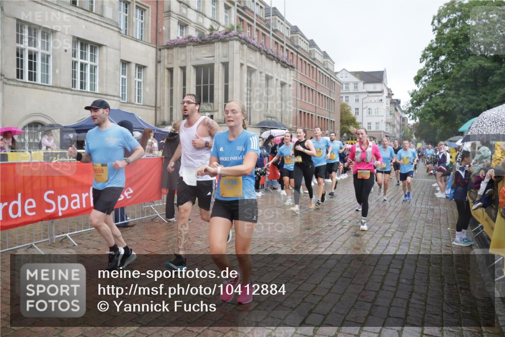 13.09.2026 - Kiel Lauf Yannick Fuchs http://msf.ph/oto/10412884 13.09.2026 10:44:23 Ziel 702, 1275, 1335, 1377, 1379, 1439, 1839, 2289, 2545, 2826, 3009, 3186, 3469, 3980, 5183, 5294, 5599, 5697, 5740, 5778, 5859, 6229, 6611, 6959, 7250, 7291, 7468, 7504, 8536, 8701, 9286, 9401, 9596, 10205, 10406, 11019, 11165, 11195, 11347, 11352, 11538, 11716, 11851, 11940, 12589, 12839, 12842, 56, 202, 305, 318, 939, 1118, 1215, 1242, 1956, 1977, 2316, 2653, 2729, 2861, 2873, 3308, 3573, 3734, 3806, 3918, 4422, 4728, 4746, 6059, 7534, 688 meine-sportfotos.de