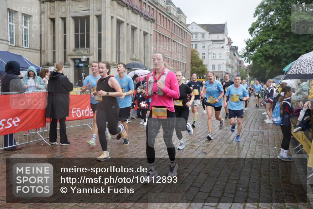 13.09.2026 - Kiel Lauf Yannick Fuchs http://msf.ph/oto/10412893 13.09.2026 10:44:24 Ziel 501, 702, 1275, 1335, 1377, 1379, 1439, 1839, 2289, 2545, 2826, 3009, 3186, 3469, 3980, 5183, 5294, 5599, 5697, 5740, 5778, 5859, 6229, 6611, 6959, 7250, 7291, 7468, 7504, 7763, 8536, 8701, 9286, 9401, 9596, 10205, 10406, 11019, 11165, 11195, 11347, 11352, 11538, 11716, 11851, 11938, 11940, 12589, 12839, 12842, 56, 202, 305, 318, 939, 1118, 1215, 1242, 1839, 1956, 1977, 2316, 2729, 2861, 2873, 3186, 3308, 3573, 3734, 3806, 3918, 4422, 4728, 4746, 6059, 7534, 688 meine-sportfotos.de