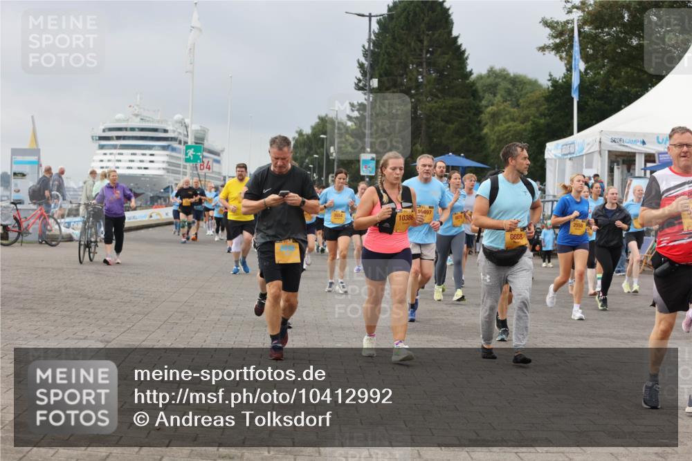 13.09.2026 - Kiel Lauf Andreas Tolksdorf http://msf.ph/oto/10412992 13.09.2026 10:03:35 Kiellinie 4, 16497, 10386, 8879, 2558, 6668 meine-sportfotos.de