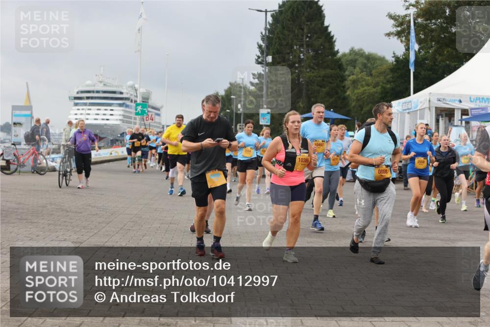 13.09.2026 - Kiel Lauf Andreas Tolksdorf http://msf.ph/oto/10412997 13.09.2026 10:03:35 Kiellinie 84, 3554, 10386, 10497, 6668, 2558 meine-sportfotos.de