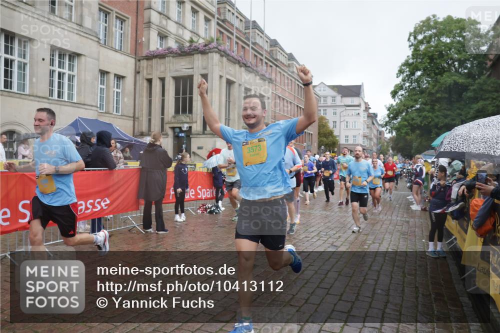 13.09.2026 - Kiel Lauf Yannick Fuchs http://msf.ph/oto/10413112 13.09.2026 10:44:41 Ziel 688, 1357, 1751, 1753, 2488, 2659, 2837, 2920, 3134, 3152, 3282, 4033, 4243, 4432, 4532, 5420, 5567, 5699, 6194, 6580, 6637, 6711, 7122, 7279, 7701, 7910, 8445, 8669, 10082, 11427, 11714, 12105, 12569, 501, 702, 939, 1242, 1275, 1335, 1377, 1379, 1439, 1839, 2289, 2545, 2729, 2826, 2873, 3009, 3186, 3469, 3573, 3918, 3980, 5183, 5294, 5599, 5697, 5699, 5740, 5778, 5859, 6059, 6229, 6611, 6959, 7250, 7291, 7468, 7504, 7534, 7677, 1323, 2952, 3591 meine-sportfotos.de