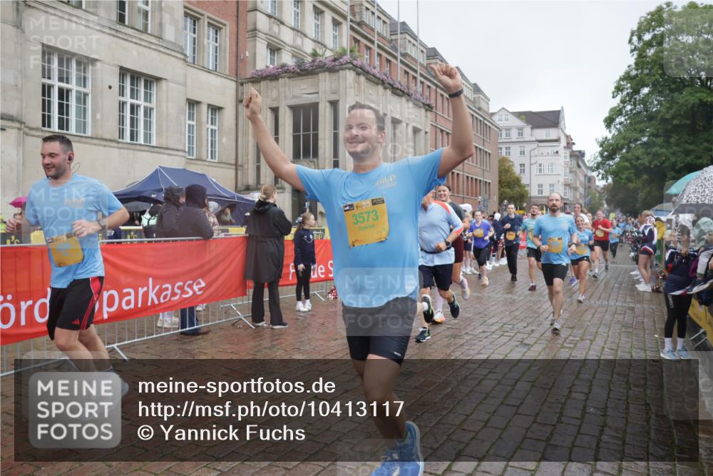 13.09.2026 - Kiel Lauf Yannick Fuchs http://msf.ph/oto/10413117 13.09.2026 10:44:41 Ziel 688, 1357, 1751, 1753, 2488, 2659, 2837, 2920, 3134, 3152, 3282, 4033, 4243, 4432, 4532, 5420, 5567, 5699, 6194, 6580, 6637, 6711, 7122, 7279, 7701, 7910, 8445, 8669, 10082, 11427, 11714, 12105, 12569, 501, 702, 939, 1242, 1275, 1335, 1377, 1379, 1439, 1839, 2289, 2545, 2729, 2826, 2873, 3009, 3186, 3469, 3573, 3918, 3980, 5183, 5294, 5599, 5697, 5699, 5740, 5778, 5859, 6059, 6229, 6611, 6959, 7250, 7291, 7468, 7504, 7534, 7677, 1323, 2952, 3591 meine-sportfotos.de
