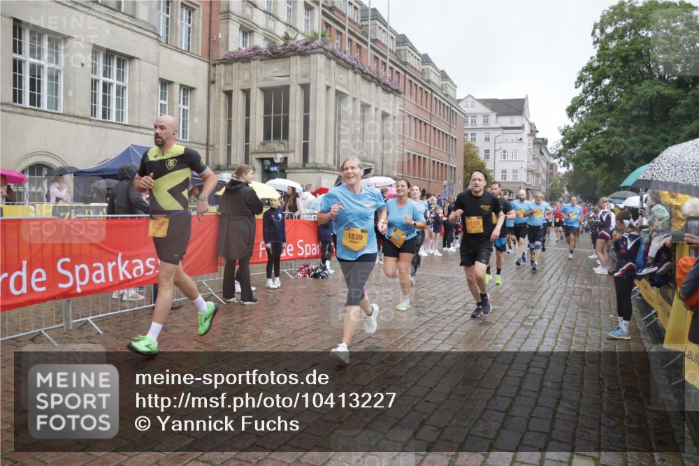 13.09.2026 - Kiel Lauf Yannick Fuchs http://msf.ph/oto/10413227 13.09.2026 10:44:48 Ziel 427, 688, 1323, 1357, 1751, 1753, 2189, 2488, 2952, 3134, 3152, 3282, 3591, 4033, 4532, 4829, 5420, 5567, 6580, 6731, 7122, 7279, 7701, 7910, 8445, 8669, 9326, 10082, 10572, 11714, 11731, 12105, 12240, 12543, 12569, 12620, 501, 702, 1275, 1335, 1377, 1379, 1439, 1839, 2289, 2545, 2659, 2826, 2837, 2920, 3009, 3186, 3469, 3980, 4243, 4432, 5183, 5294, 5567, 5599, 5697, 5699, 5740, 5778, 5859, 6194, 6229, 6611, 6637, 6711, 6959, 7250, 7291, 7468, 7504, 7677 meine-sportfotos.de