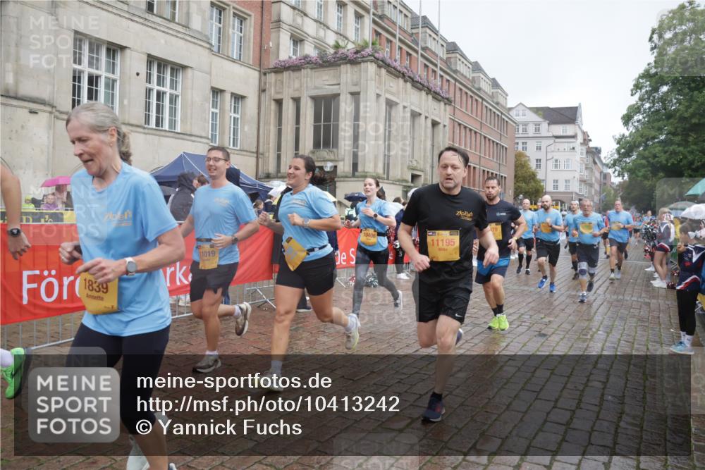 13.09.2026 - Kiel Lauf Yannick Fuchs http://msf.ph/oto/10413242 13.09.2026 10:44:49 Ziel 427, 688, 1323, 1357, 1751, 1753, 2189, 2488, 2952, 3134, 3152, 3282, 3591, 4033, 4532, 4829, 5420, 6580, 6731, 7122, 7279, 7327, 7701, 7910, 8445, 8669, 9326, 10082, 10572, 11714, 11731, 12105, 12240, 12543, 12569, 12620, 501, 702, 1275, 1335, 1377, 1379, 1439, 1839, 2289, 2545, 2659, 2826, 2837, 2920, 3009, 3186, 3469, 3980, 4243, 4432, 5183, 5294, 5420, 5567, 5599, 5697, 5699, 5740, 5778, 5859, 6194, 6229, 6611, 6637, 6711, 6959, 7250, 7291, 7468, 7504, 7677, 7701 meine-sportfotos.de