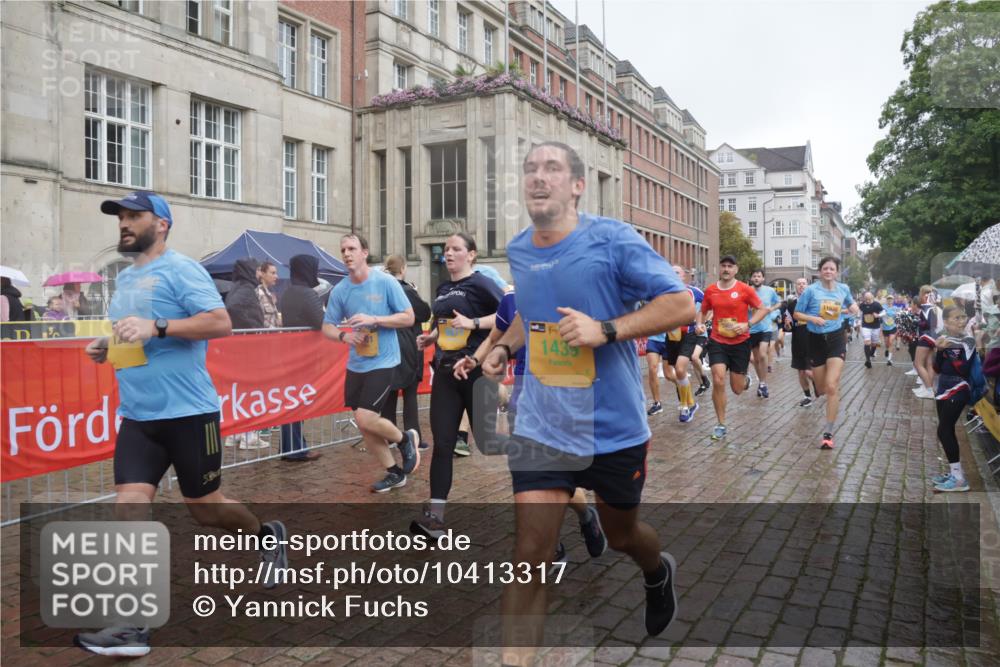 13.09.2026 - Kiel Lauf Yannick Fuchs http://msf.ph/oto/10413317 13.09.2026 10:44:53 Ziel 427, 451, 1181, 1323, 1357, 2189, 2488, 2952, 3152, 3591, 4829, 6731, 7122, 7279, 7327, 8198, 8669, 9326, 10388, 10572, 11731, 12105, 12240, 12543, 12620, 501, 688, 1275, 1335, 1377, 1439, 1751, 1753, 2289, 2545, 2659, 2826, 2837, 2920, 3009, 3134, 3282, 3469, 3980, 4033, 4243, 4432, 4532, 5294, 5420, 5567, 5599, 5697, 5699, 5740, 5778, 6194, 6229, 6580, 6611, 6637, 6711, 6959, 7122, 7250, 7279, 7291, 7468, 7504, 7677, 7701, 7910, 8445, 10082, 1482, 5220 meine-sportfotos.de
