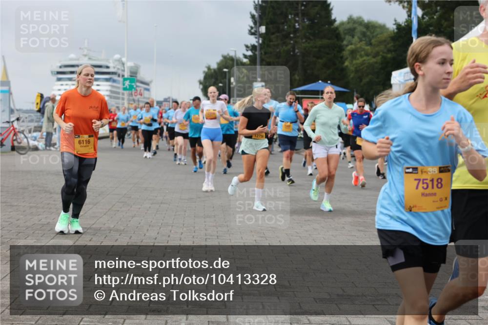 13.09.2026 - Kiel Lauf Andreas Tolksdorf http://msf.ph/oto/10413328 13.09.2026 10:04:03 Kiellinie 6116, 184, 12756, 39, 7518 meine-sportfotos.de