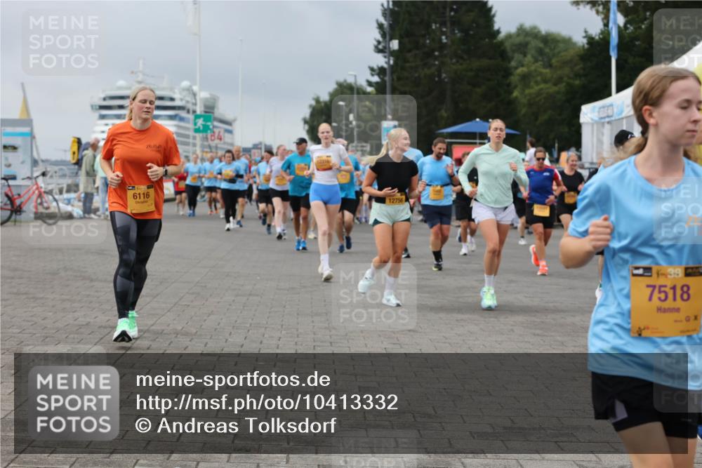 13.09.2026 - Kiel Lauf Andreas Tolksdorf http://msf.ph/oto/10413332 13.09.2026 10:04:03 Kiellinie 11, 6116, 84, 12756, 39, 7518 meine-sportfotos.de