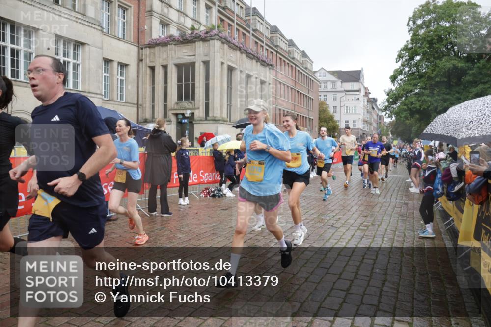 13.09.2026 - Kiel Lauf Yannick Fuchs http://msf.ph/oto/10413379 13.09.2026 10:44:58 Ziel 427, 451, 1181, 1323, 1606, 2952, 3591, 3753, 4829, 6298, 6731, 7327, 7765, 8198, 8941, 9326, 9702, 9703, 9917, 10388, 10572, 11473, 11731, 12240, 12543, 12670, 501, 688, 1275, 1335, 1357, 1377, 1751, 1753, 2189, 2289, 2488, 2545, 2659, 2837, 2920, 3009, 3134, 3152, 3282, 3980, 4033, 4243, 4432, 4532, 4829, 5294, 5420, 5567, 5599, 5699, 6194, 6580, 6637, 6711, 6959, 7122, 7279, 7468, 7677, 7701, 7910, 8445, 8669, 10082, 1482, 1590, 2391, 3285, 3796, 4588, 5220, 5361 meine-sportfotos.de