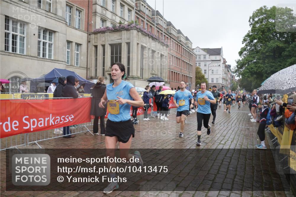 13.09.2026 - Kiel Lauf Yannick Fuchs http://msf.ph/oto/10413475 13.09.2026 10:45:05 Ziel 451, 478, 979, 1181, 1606, 1703, 1878, 2410, 3753, 3872, 4044, 4681, 5296, 5764, 6298, 7765, 8198, 8744, 8941, 9702, 9703, 9917, 10388, 10526, 10666, 10986, 11473, 12670, 427, 451, 688, 1323, 1357, 1751, 1753, 2189, 2488, 2659, 2837, 2920, 2952, 3134, 3152, 3282, 3591, 4033, 4243, 4432, 4532, 4829, 5420, 5567, 5699, 6194, 6580, 6637, 6711, 6731, 7122, 7279, 7327, 7677, 7701, 7910, 8445, 8669, 9326, 10082, 10572, 1482, 1590, 2391, 3285, 3796, 4588, 5220, 5361 meine-sportfotos.de