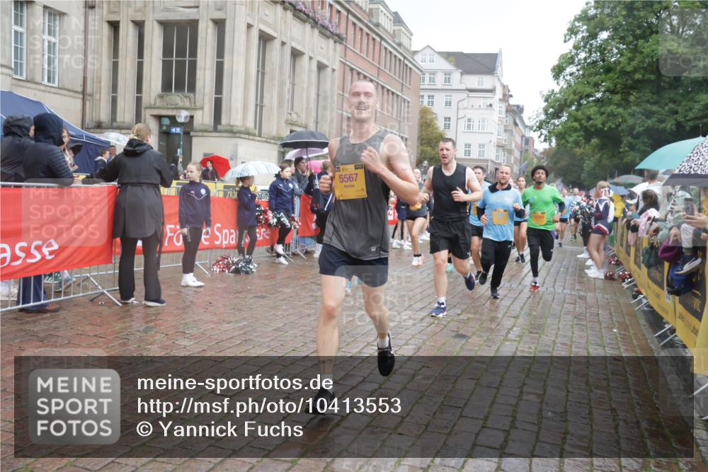 13.09.2026 - Kiel Lauf Yannick Fuchs http://msf.ph/oto/10413553 13.09.2026 10:45:12 Ziel 478, 979, 1482, 1590, 1606, 1703, 1878, 2391, 2410, 3285, 3753, 3796, 3872, 4044, 4588, 4681, 5220, 5296, 5361, 5600, 5763, 5764, 7631, 7765, 8457, 8744, 9378, 9702, 9703, 9956, 10183, 10526, 10666, 10915, 10986, 11473, 12670, 427, 451, 688, 1181, 1323, 1357, 1606, 1751, 1753, 2189, 2488, 2952, 3134, 3152, 3282, 3591, 3753, 4033, 4532, 4829, 5420, 5567, 6298, 6580, 6637, 6731, 7122, 7279, 7327, 7701, 7765, 7910, 8198, 8445, 8669, 8941, 9326, 9917, 10082, 10388, 10572, 461 meine-sportfotos.de