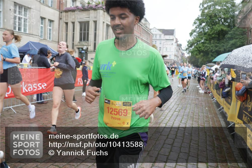 13.09.2026 - Kiel Lauf Yannick Fuchs http://msf.ph/oto/10413588 13.09.2026 10:45:14 Ziel 478, 979, 1482, 1575, 1590, 1703, 1878, 2391, 2410, 3285, 3796, 3872, 4044, 4588, 4681, 5220, 5296, 5361, 5600, 5763, 5764, 6799, 7631, 8457, 8744, 9378, 9845, 9956, 10183, 10526, 10666, 10915, 10948, 10986, 11541, 427, 451, 688, 1181, 1323, 1357, 1606, 1751, 1753, 2189, 2488, 2952, 3134, 3152, 3282, 3591, 3753, 3872, 4033, 4532, 4829, 5420, 6298, 6580, 6731, 7122, 7279, 7327, 7701, 7765, 7910, 8198, 8445, 8669, 8941, 9326, 9702, 9917, 10082, 10388, 10572, 461, 1682 meine-sportfotos.de