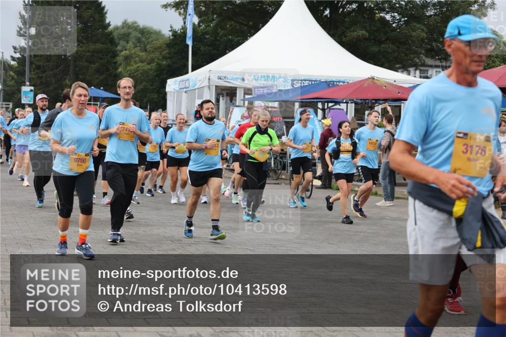 13.09.2026 - Kiel Lauf Andreas Tolksdorf http://msf.ph/oto/10413598 13.09.2026 10:04:22 Kiellinie 9700, 74, 3176, 10237 meine-sportfotos.de