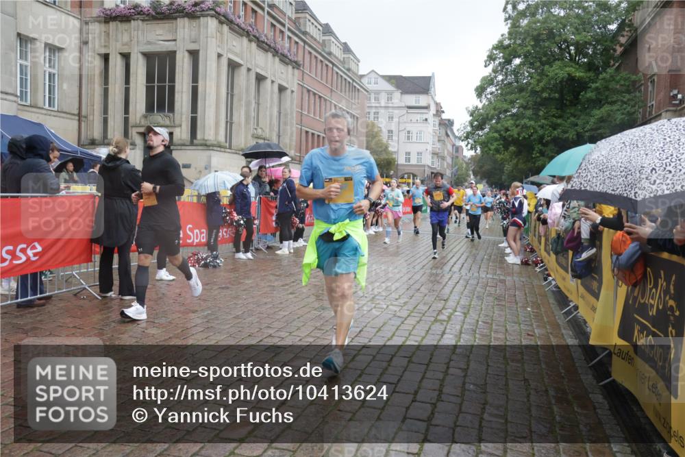 13.09.2026 - Kiel Lauf Yannick Fuchs http://msf.ph/oto/10413624 13.09.2026 10:45:18 Ziel 478, 979, 1482, 1575, 1590, 1703, 1878, 2391, 3263, 3264, 3285, 3628, 3796, 4168, 4588, 5220, 5296, 5361, 5365, 5600, 5763, 5764, 6799, 7620, 7631, 7795, 8457, 8744, 8788, 9378, 9845, 9956, 10183, 10915, 10948, 11541, 11951, 427, 451, 1181, 1323, 1357, 1606, 2189, 2410, 2488, 2952, 3152, 3591, 3753, 3872, 4044, 4681, 4829, 6298, 6731, 7122, 7279, 7327, 7765, 8198, 8669, 8941, 9326, 9702, 9917, 10388, 10572, 360, 461, 1682 meine-sportfotos.de