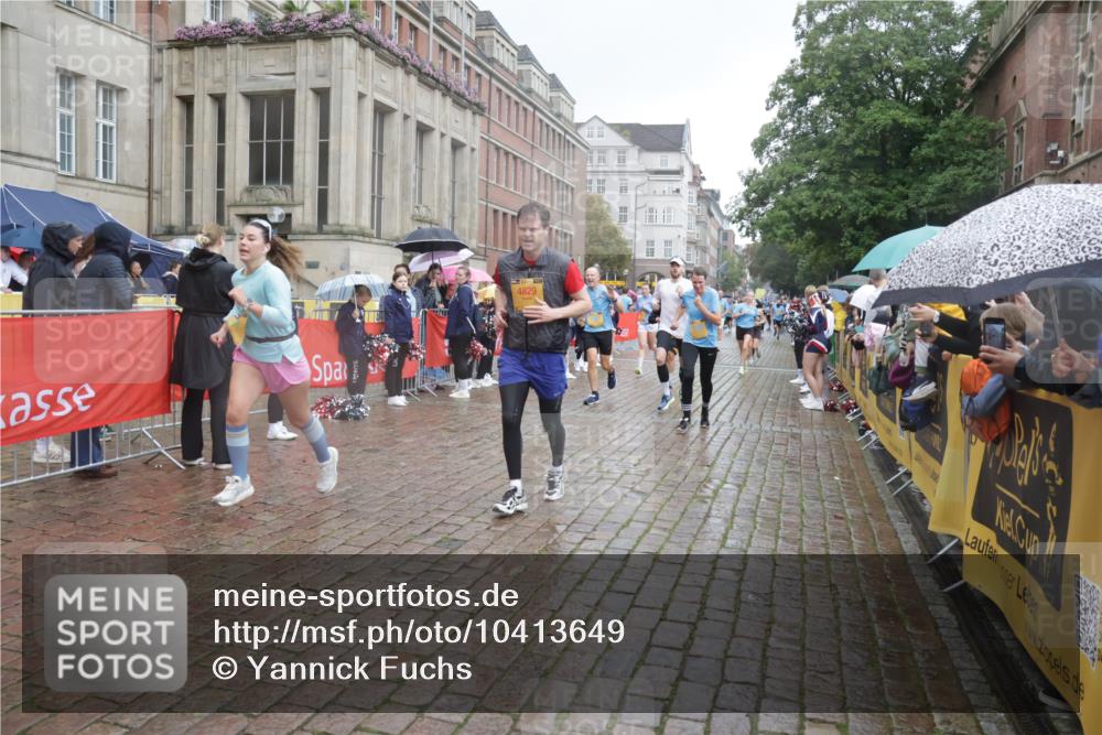 13.09.2026 - Kiel Lauf Yannick Fuchs http://msf.ph/oto/10413649 13.09.2026 10:45:21 Ziel 1012, 1267, 1482, 1575, 1590, 2391, 2836, 3263, 3264, 3285, 3628, 3796, 4168, 4588, 4726, 5220, 5361, 5365, 5600, 5763, 6799, 7620, 7631, 7795, 8457, 8788, 9378, 9845, 9956, 10183, 10915, 10948, 11541, 11951, 12355, 427, 451, 478, 979, 1181, 1323, 1606, 1703, 1878, 2189, 2410, 2952, 3591, 3753, 3872, 4044, 4681, 4829, 5220, 5296, 5763, 5764, 6298, 6731, 7327, 7765, 8198, 8669, 8941, 9326, 9702, 9917, 10388, 10572, 360, 461, 1015, 1682 meine-sportfotos.de