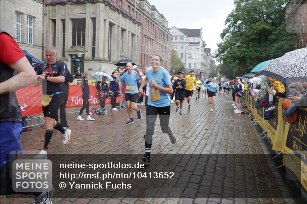 13.09.2026 - Kiel Lauf Yannick Fuchs http://msf.ph/oto/10413652 13.09.2026 10:45:23 Ziel 461, 1012, 1267, 1482, 1575, 1590, 1969, 2391, 2836, 3075, 3263, 3264, 3285, 3628, 3796, 4168, 4536, 4588, 4726, 5361, 5365, 5600, 5957, 6799, 7620, 7766, 7795, 8457, 8788, 9378, 9845, 9867, 9956, 10183, 10441, 10948, 11541, 11951, 12044, 12355, 427, 451, 478, 979, 1181, 1323, 1482, 1606, 1703, 1878, 2410, 2952, 3591, 3753, 3872, 4044, 4681, 4829, 5220, 5296, 5600, 5763, 5764, 6298, 6731, 7327, 7765, 8198, 8941, 9326, 9702, 9917, 10388, 10572, 360, 1015, 1682 meine-sportfotos.de