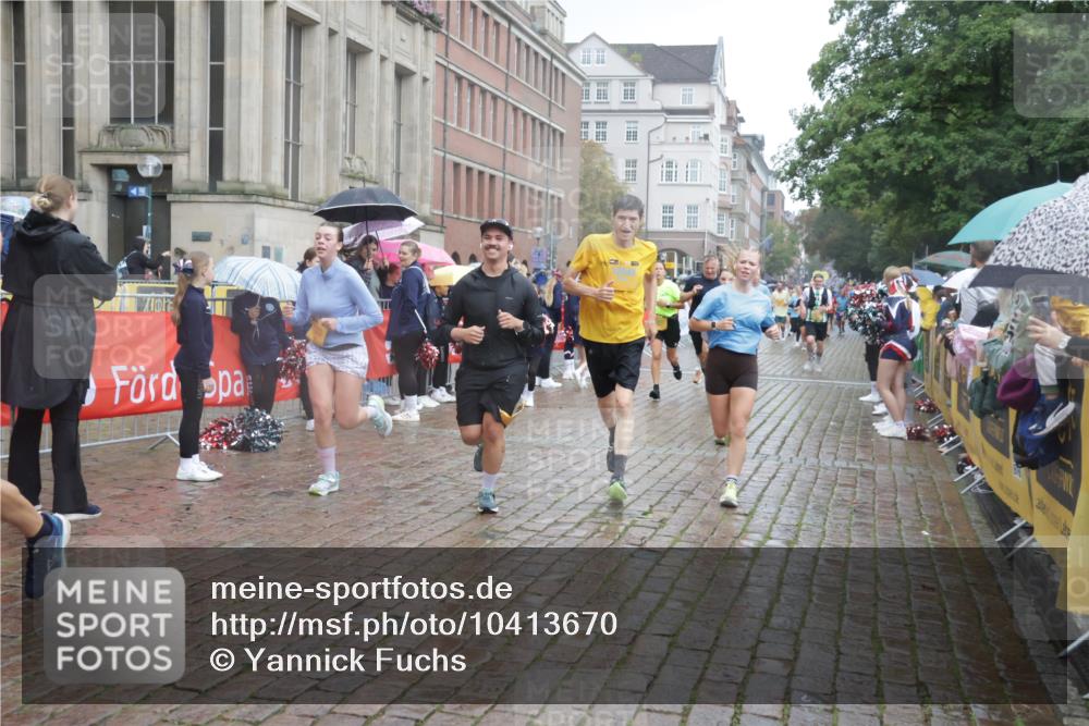 13.09.2026 - Kiel Lauf Yannick Fuchs http://msf.ph/oto/10413670 13.09.2026 10:45:24 Ziel 461, 1012, 1267, 1575, 1590, 1969, 2391, 2836, 3075, 3263, 3264, 3285, 3628, 3796, 4151, 4168, 4536, 4588, 4699, 4726, 5361, 5365, 5957, 6799, 7620, 7735, 7766, 7795, 8444, 8457, 8788, 9378, 9845, 9867, 10183, 10441, 10948, 11541, 11951, 12044, 12355, 427, 451, 478, 979, 1181, 1323, 1482, 1606, 1703, 1878, 2410, 2952, 3591, 3753, 3872, 4044, 4588, 4681, 5220, 5296, 5361, 5600, 5763, 5764, 6298, 6731, 7327, 7765, 8198, 8941, 9326, 9702, 9917, 10388, 10572, 360, 1015, 1682 meine-sportfotos.de