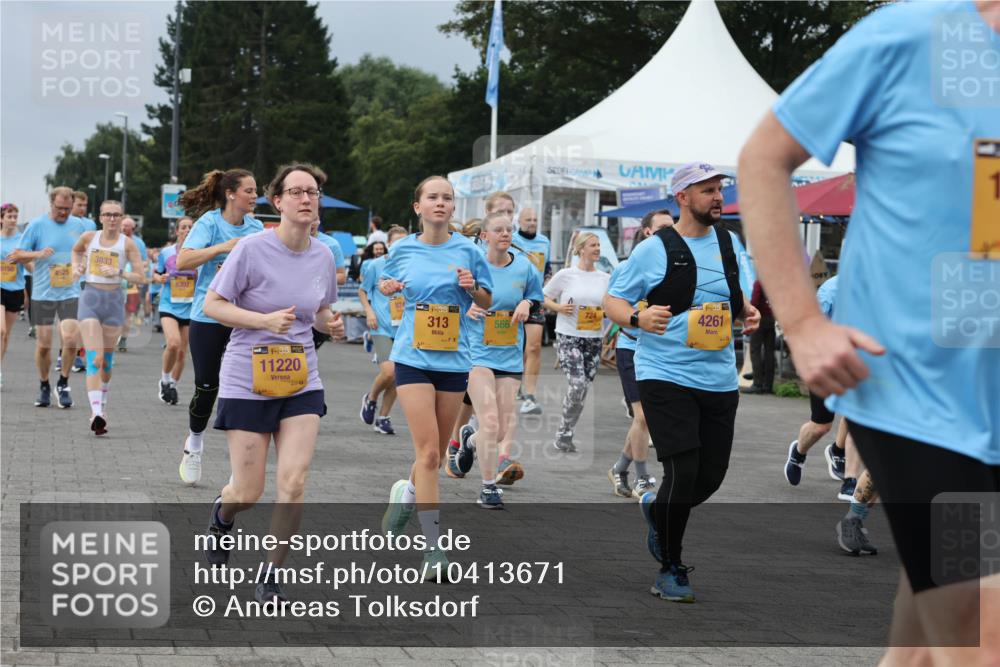 13.09.2026 - Kiel Lauf Andreas Tolksdorf http://msf.ph/oto/10413671 13.09.2026 10:04:25 Kiellinie 10750, 4525, 3833, 8307, 38, 11220, 38, 313, 566, 38, 4261 meine-sportfotos.de