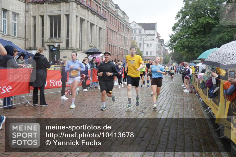 13.09.2026 - Kiel Lauf Yannick Fuchs http://msf.ph/oto/10413678 13.09.2026 10:45:24 Ziel 461, 1012, 1267, 1575, 1590, 1969, 2391, 2836, 3075, 3263, 3264, 3285, 3628, 3796, 4151, 4168, 4536, 4588, 4699, 4726, 5361, 5365, 5957, 6799, 7620, 7735, 7766, 7795, 8444, 8457, 8788, 9378, 9845, 9867, 10183, 10441, 10948, 11541, 11951, 12044, 12355, 427, 451, 478, 979, 1181, 1323, 1482, 1606, 1703, 1878, 2410, 2952, 3591, 3753, 3872, 4044, 4588, 4681, 5220, 5296, 5361, 5600, 5763, 5764, 6298, 6731, 7327, 7765, 8198, 8941, 9326, 9702, 9917, 10388, 10572, 360, 1015, 1682 meine-sportfotos.de