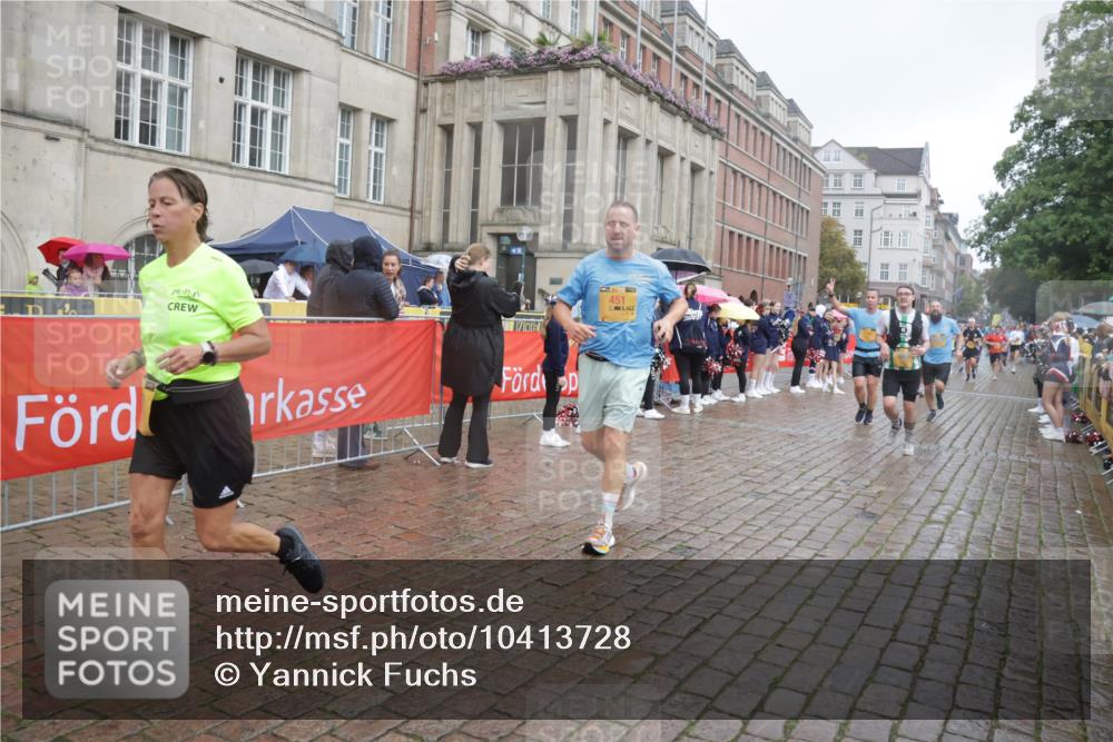 13.09.2026 - Kiel Lauf Yannick Fuchs http://msf.ph/oto/10413728 13.09.2026 10:45:28 Ziel 461, 1012, 1267, 1575, 1682, 1969, 2599, 2836, 3075, 3263, 3264, 3628, 3749, 4151, 4168, 4536, 4699, 4726, 5365, 5957, 6269, 6406, 6799, 7027, 7620, 7735, 7766, 7795, 8444, 8788, 9083, 9845, 9867, 9895, 10441, 10948, 11541, 11951, 12044, 12355, 12687, 427, 451, 478, 979, 1181, 1482, 1575, 1590, 1606, 1703, 1878, 2391, 2410, 3285, 3753, 3796, 3872, 4044, 4588, 4681, 5220, 5296, 5361, 5600, 5763, 5764, 6298, 6799, 7327, 7765, 8198, 8941, 9702, 9917, 10388, 10572, 360, 1015 meine-sportfotos.de