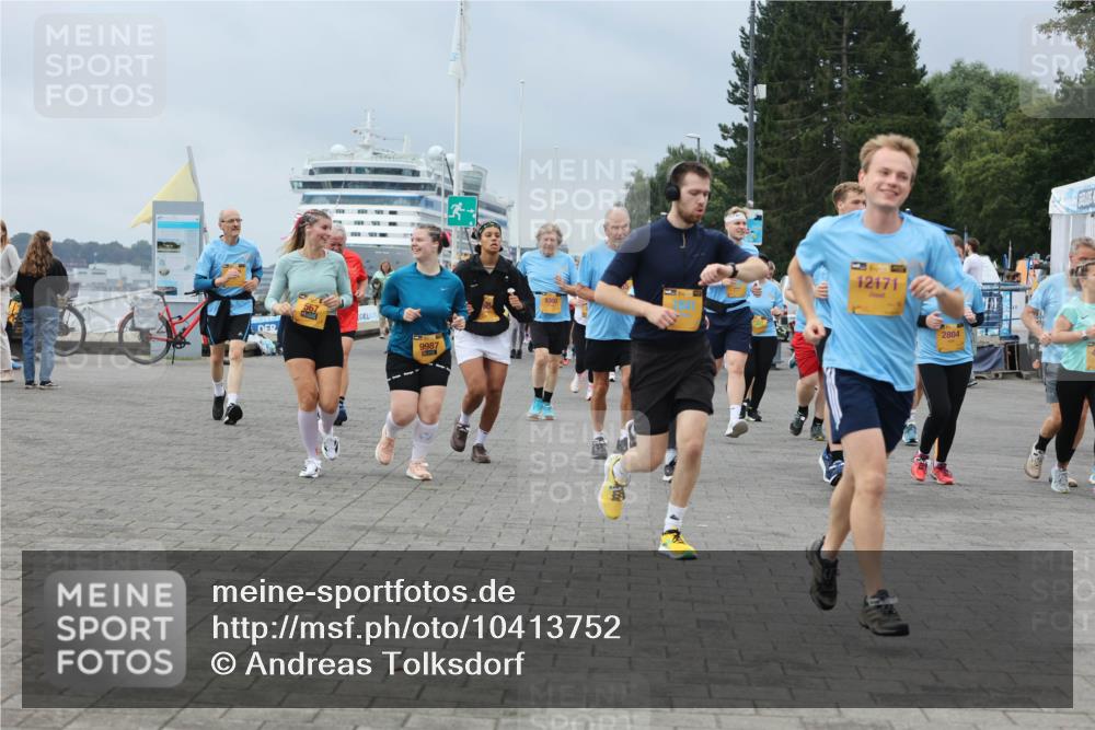 13.09.2026 - Kiel Lauf Andreas Tolksdorf http://msf.ph/oto/10413752 13.09.2026 10:04:30 Kiellinie 9987, 12171, 2804 meine-sportfotos.de