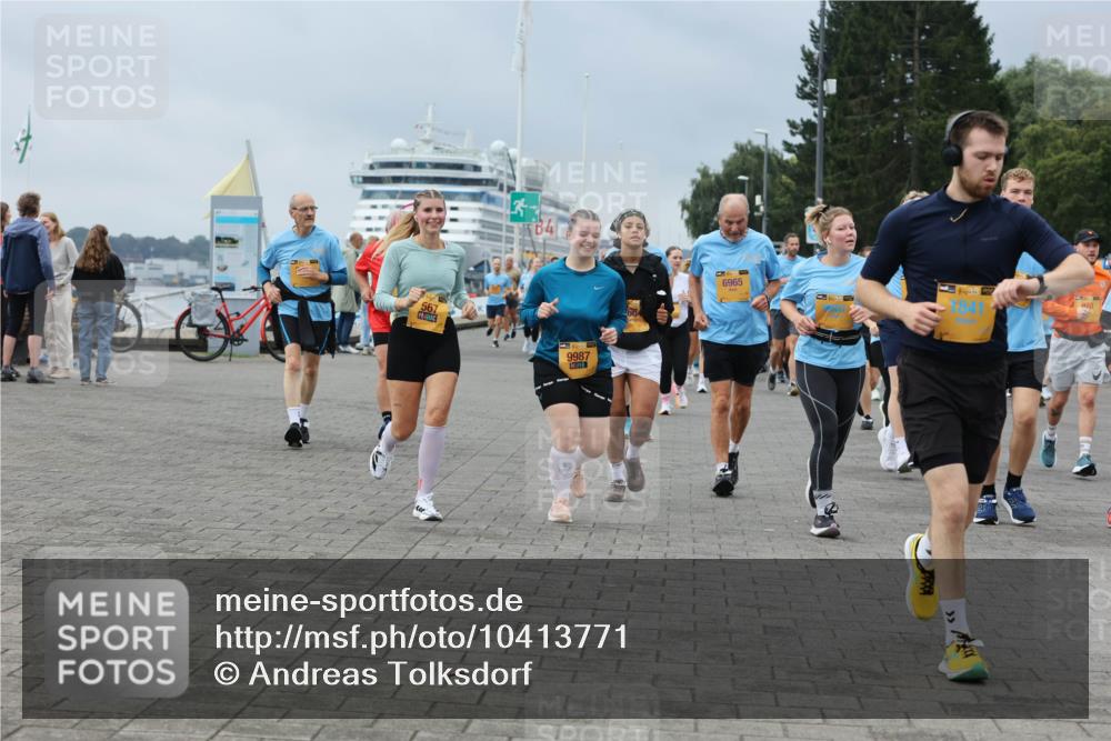 13.09.2026 - Kiel Lauf Andreas Tolksdorf http://msf.ph/oto/10413771 13.09.2026 10:04:31 Kiellinie 567, 3, 34, 9987, 6965, 38, 38, 1841 meine-sportfotos.de