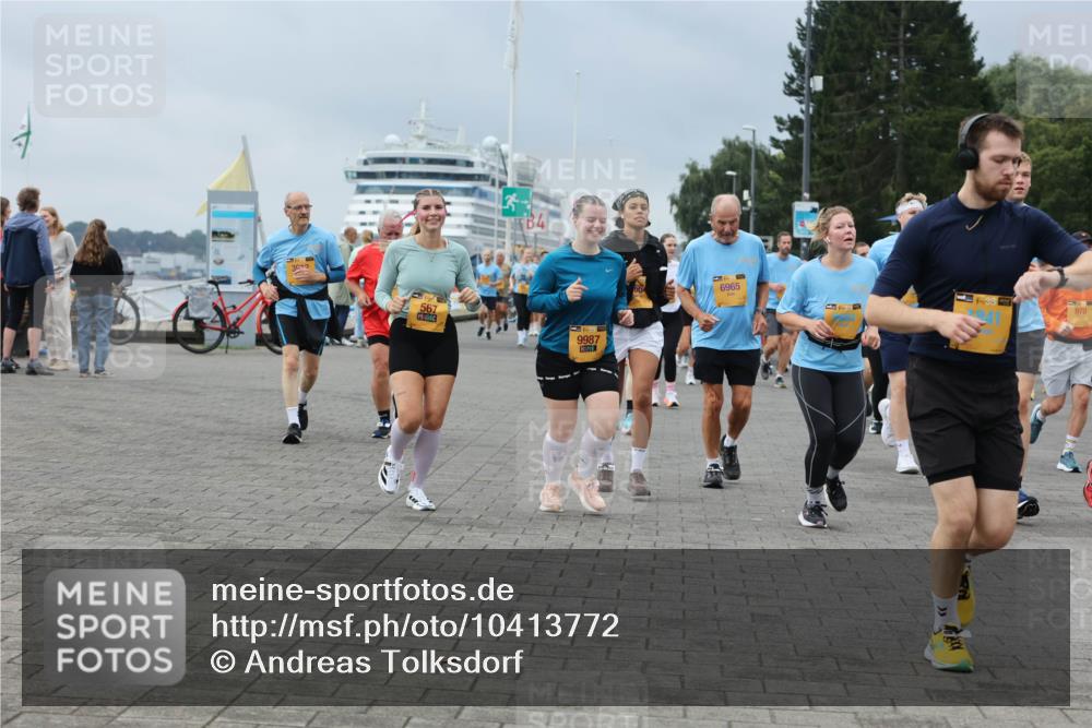 13.09.2026 - Kiel Lauf Andreas Tolksdorf http://msf.ph/oto/10413772 13.09.2026 10:04:31 Kiellinie 567, 4, 39, 9987, 6965, 970 meine-sportfotos.de
