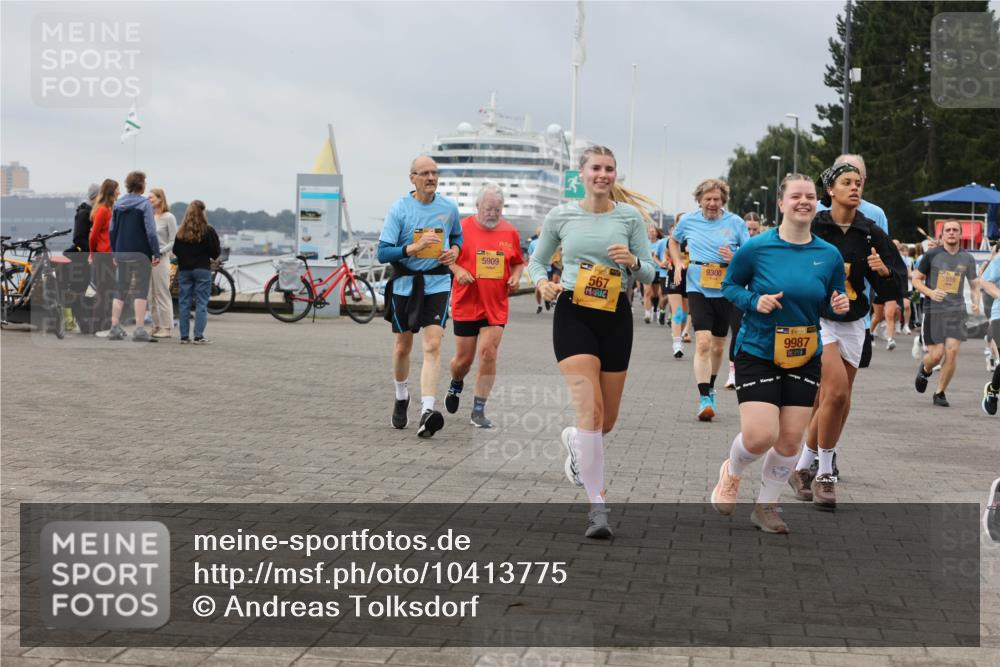 13.09.2026 - Kiel Lauf Andreas Tolksdorf http://msf.ph/oto/10413775 13.09.2026 10:04:32 Kiellinie 5909, 9300, 567, 39, 9987, 5519 meine-sportfotos.de