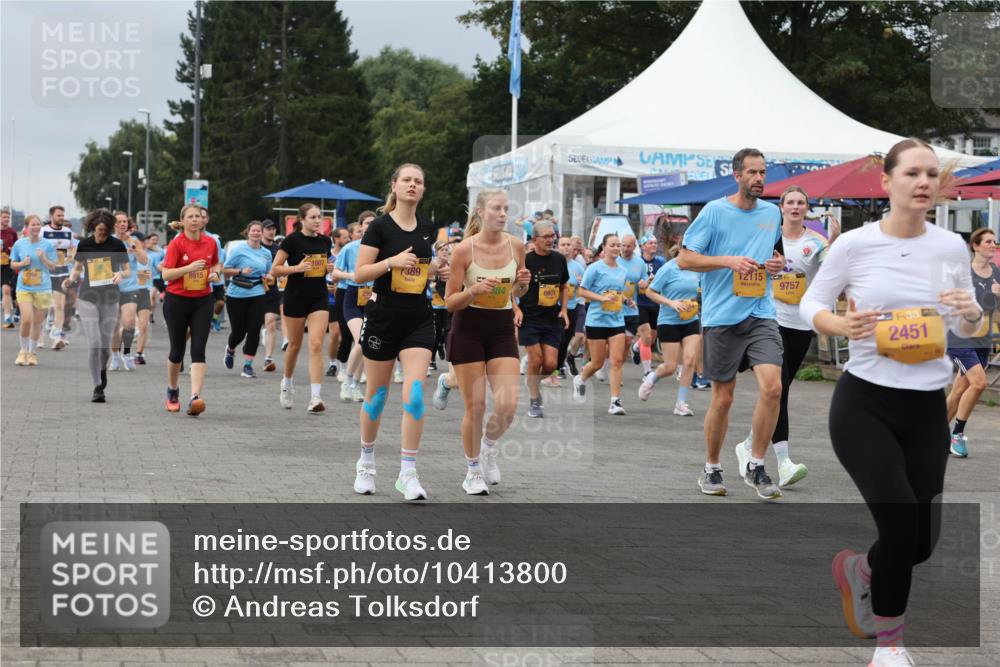 13.09.2026 - Kiel Lauf Andreas Tolksdorf http://msf.ph/oto/10413800 13.09.2026 10:04:38 Kiellinie 1389, 12115, 9815, 6931, 9757, 2451 meine-sportfotos.de