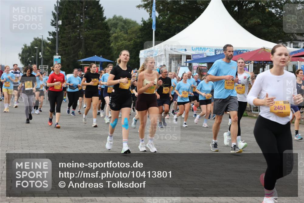 13.09.2026 - Kiel Lauf Andreas Tolksdorf http://msf.ph/oto/10413801 13.09.2026 10:04:38 Kiellinie 11007, 384, 6300, 12115, 9757, 39, 2451 meine-sportfotos.de