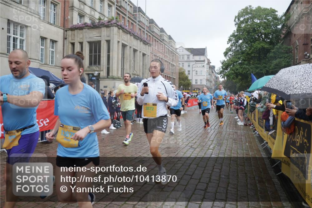 13.09.2026 - Kiel Lauf Yannick Fuchs http://msf.ph/oto/10413870 13.09.2026 10:45:38 Ziel 360, 461, 1015, 1065, 1180, 1484, 1682, 1752, 1969, 2599, 3075, 3182, 3347, 3749, 3807, 4151, 4586, 4699, 5072, 5205, 5278, 5957, 6269, 6406, 7027, 7503, 7735, 8282, 8442, 8444, 8731, 8762, 9083, 9429, 9727, 9774, 9895, 9914, 10149, 10407, 10441, 12044, 12687, 461, 478, 979, 1012, 1267, 1482, 1575, 1590, 1703, 1878, 1969, 2391, 2410, 2836, 3075, 3263, 3264, 3285, 3628, 3796, 3872, 4044, 4168, 4536, 4588, 4681, 4726, 5220, 5296, 5361, 5365, 5600, 5763, 5764, 5957, 6799, 9702 meine-sportfotos.de