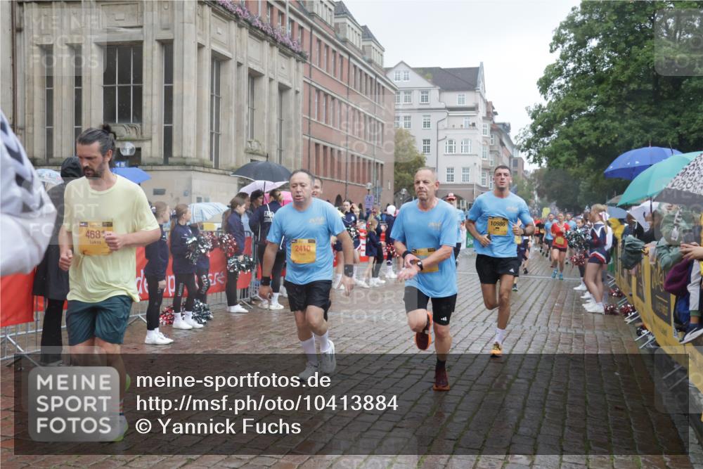 13.09.2026 - Kiel Lauf Yannick Fuchs http://msf.ph/oto/10413884 13.09.2026 10:45:39 Ziel 360, 1015, 1065, 1180, 1229, 1484, 1537, 1682, 1752, 2563, 2599, 3182, 3347, 3749, 3807, 4151, 4586, 4699, 5072, 5205, 5278, 6269, 6406, 7027, 7503, 7735, 8282, 8442, 8444, 8731, 8762, 9083, 9429, 9727, 9770, 9774, 9895, 9914, 10077, 10149, 10407, 12687, 461, 478, 979, 1012, 1267, 1482, 1575, 1590, 1703, 1878, 1969, 2391, 2410, 2836, 3075, 3263, 3264, 3285, 3628, 3796, 3872, 4044, 4151, 4168, 4536, 4588, 4681, 4699, 4726, 5220, 5296, 5361, 5365, 5600, 5763, 5764, 5957, 6799 meine-sportfotos.de