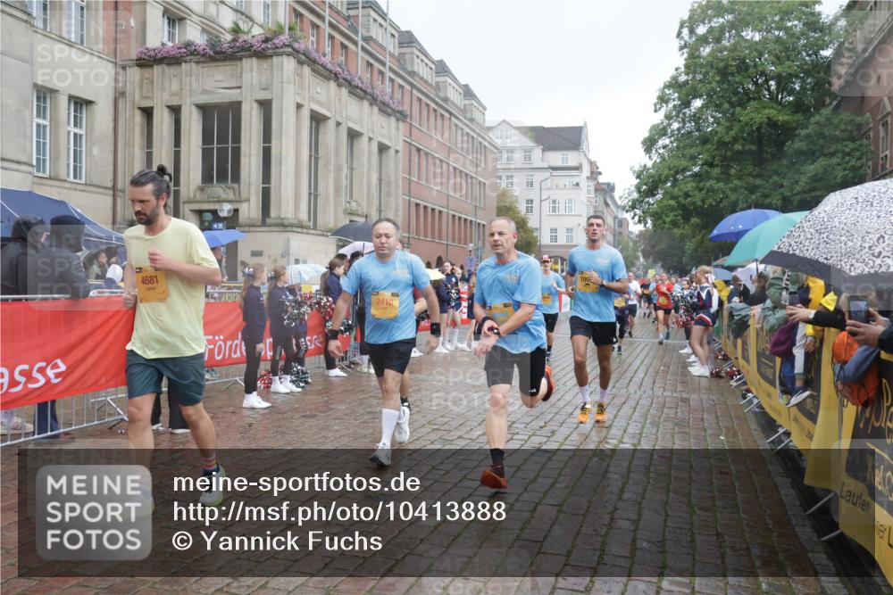 13.09.2026 - Kiel Lauf Yannick Fuchs http://msf.ph/oto/10413888 13.09.2026 10:45:39 Ziel 360, 1015, 1065, 1180, 1229, 1484, 1537, 1682, 1752, 2563, 2599, 3182, 3347, 3749, 3807, 4151, 4586, 4699, 5072, 5205, 5278, 6269, 6406, 7027, 7503, 7735, 8282, 8442, 8444, 8731, 8762, 9083, 9429, 9727, 9770, 9774, 9895, 9914, 10077, 10149, 10407, 12687, 461, 478, 979, 1012, 1267, 1482, 1575, 1590, 1703, 1878, 1969, 2391, 2410, 2836, 3075, 3263, 3264, 3285, 3628, 3796, 3872, 4044, 4151, 4168, 4536, 4588, 4681, 4699, 4726, 5220, 5296, 5361, 5365, 5600, 5763, 5764, 5957, 6799 meine-sportfotos.de