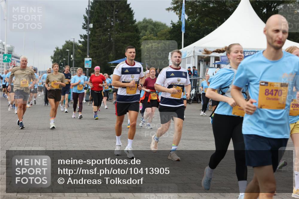 13.09.2026 - Kiel Lauf Andreas Tolksdorf http://msf.ph/oto/10413905 13.09.2026 10:04:46 Kiellinie 84, 58, 9916, 12438, 11, 8470, 2298 meine-sportfotos.de
