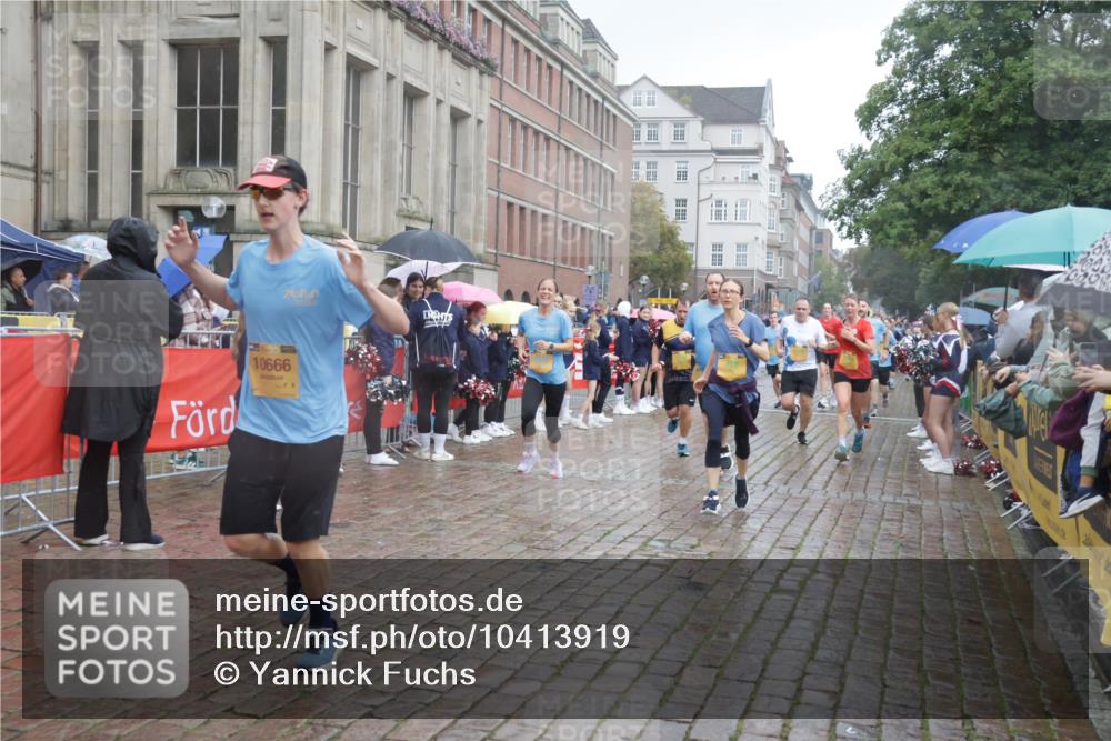 13.09.2026 - Kiel Lauf Yannick Fuchs http://msf.ph/oto/10413919 13.09.2026 10:45:41 Ziel 360, 1015, 1065, 1180, 1229, 1484, 1537, 1682, 1752, 2563, 3182, 3347, 3608, 3749, 3807, 4586, 5072, 5205, 5278, 6269, 6406, 7027, 7503, 7889, 8203, 8282, 8442, 8731, 8762, 9083, 9429, 9727, 9770, 9774, 9895, 9914, 10077, 10149, 10407, 461, 478, 979, 1012, 1267, 1482, 1575, 1590, 1703, 1878, 1969, 2391, 2410, 2599, 2836, 3075, 3263, 3264, 3285, 3628, 3796, 4151, 4168, 4536, 4588, 4681, 4699, 4726, 5220, 5296, 5361, 5365, 5600, 5763, 5764, 5957, 6269, 6799 meine-sportfotos.de
