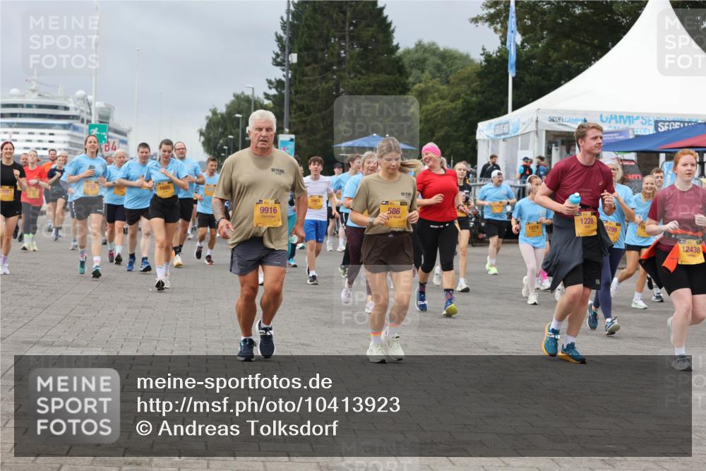 13.09.2026 - Kiel Lauf Andreas Tolksdorf http://msf.ph/oto/10413923 13.09.2026 10:04:49 Kiellinie 9306, 11087, 7157, 1605, 101, 1, 39, 9916, 3963, 1939, 586, 101, 1074, 1228, 8299, 12438 meine-sportfotos.de