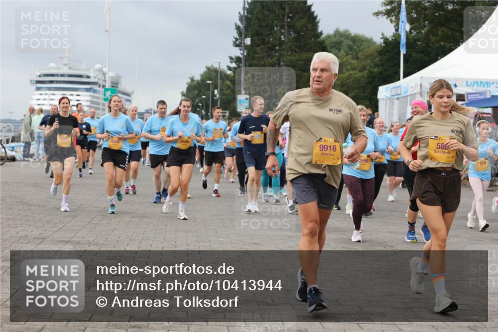 13.09.2026 - Kiel Lauf Andreas Tolksdorf http://msf.ph/oto/10413944 13.09.2026 10:04:50 Kiellinie 9306, 11087, 101, 10, 1605, 4, 38, 9916, 2696, 38, 586, 101, 1074 meine-sportfotos.de