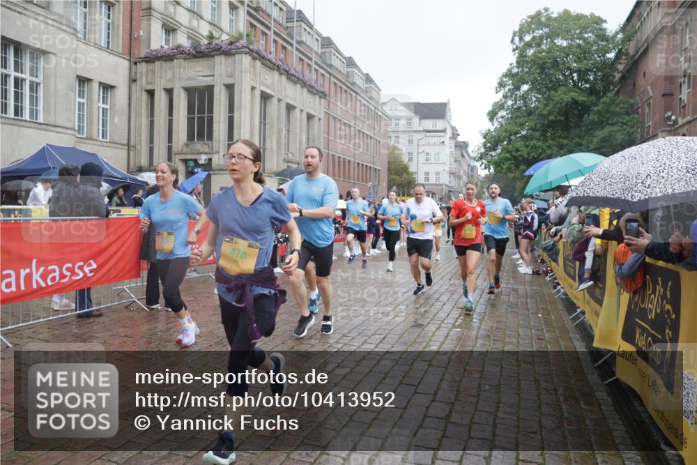 13.09.2026 - Kiel Lauf Yannick Fuchs http://msf.ph/oto/10413952 13.09.2026 10:45:43 Ziel 360, 499, 1015, 1065, 1180, 1229, 1484, 1537, 1682, 1752, 2563, 3182, 3347, 3608, 3749, 3807, 4586, 5072, 5205, 5278, 6406, 7503, 7889, 8203, 8282, 8442, 8731, 8762, 8816, 9429, 9727, 9770, 9774, 9914, 10077, 10149, 10407, 11745, 12150, 12224, 461, 478, 979, 1012, 1267, 1482, 1575, 1590, 1682, 1703, 1878, 1969, 2391, 2599, 2836, 3075, 3263, 3264, 3285, 3628, 3749, 3796, 4151, 4168, 4536, 4588, 4699, 4726, 5220, 5296, 5361, 5365, 5600, 5763, 5764, 5957, 6269, 6406, 6799, 550 meine-sportfotos.de