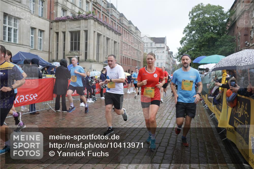 13.09.2026 - Kiel Lauf Yannick Fuchs http://msf.ph/oto/10413971 13.09.2026 10:45:44 Ziel 360, 499, 1015, 1065, 1180, 1229, 1484, 1537, 1725, 1752, 2563, 3182, 3347, 3608, 3807, 4586, 5072, 5205, 5278, 7503, 7889, 8203, 8282, 8442, 8731, 8762, 8816, 9429, 9727, 9770, 9774, 9914, 10077, 10149, 10407, 11745, 12150, 12224, 461, 478, 979, 1012, 1180, 1267, 1482, 1575, 1590, 1682, 1703, 1878, 1969, 2391, 2599, 2836, 3075, 3182, 3263, 3264, 3285, 3628, 3749, 3796, 4151, 4168, 4536, 4588, 4699, 4726, 5220, 5296, 5361, 5365, 5600, 5763, 5764, 5957, 6269, 6406, 6799, 550 meine-sportfotos.de