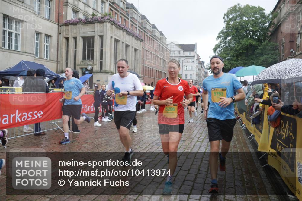 13.09.2026 - Kiel Lauf Yannick Fuchs http://msf.ph/oto/10413974 13.09.2026 10:45:44 Ziel 360, 499, 1015, 1065, 1180, 1229, 1484, 1537, 1725, 1752, 2563, 3182, 3347, 3608, 3807, 4586, 5072, 5205, 5278, 7503, 7889, 8203, 8282, 8442, 8731, 8762, 8816, 9429, 9727, 9770, 9774, 9914, 10077, 10149, 10407, 11745, 12150, 12224, 461, 478, 979, 1012, 1180, 1267, 1482, 1575, 1590, 1682, 1703, 1878, 1969, 2391, 2599, 2836, 3075, 3182, 3263, 3264, 3285, 3628, 3749, 3796, 4151, 4168, 4536, 4588, 4699, 4726, 5220, 5296, 5361, 5365, 5600, 5763, 5764, 5957, 6269, 6406, 6799, 550 meine-sportfotos.de