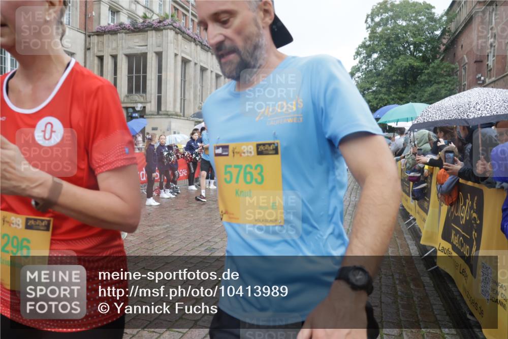 13.09.2026 - Kiel Lauf Yannick Fuchs http://msf.ph/oto/10413989 13.09.2026 10:45:45 Ziel 360, 499, 1015, 1065, 1229, 1484, 1537, 1725, 1752, 2563, 3347, 3608, 3807, 4586, 5072, 5205, 5278, 7503, 7889, 8203, 8282, 8442, 8731, 8816, 9727, 9770, 9774, 9914, 10077, 10149, 10407, 11745, 12150, 12224, 360, 461, 979, 1012, 1180, 1267, 1482, 1575, 1590, 1682, 1703, 1969, 2391, 2599, 2836, 3075, 3182, 3263, 3264, 3285, 3628, 3749, 3796, 4151, 4168, 4536, 4588, 4699, 4726, 5220, 5296, 5361, 5365, 5600, 5763, 5764, 5957, 6269, 6406, 6799, 498, 550, 9207, 1482 meine-sportfotos.de