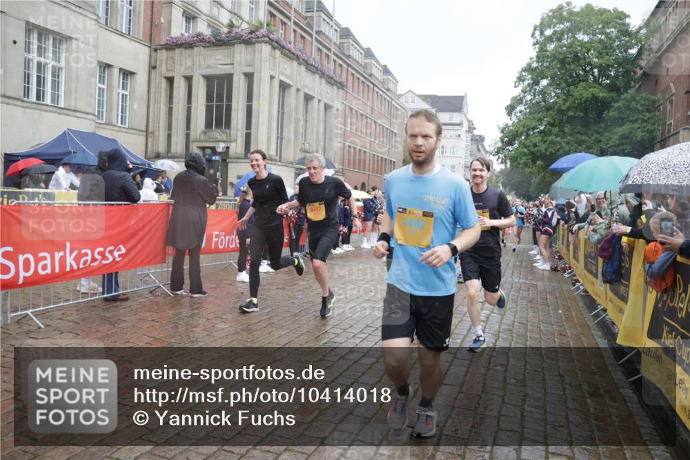 13.09.2026 - Kiel Lauf Yannick Fuchs http://msf.ph/oto/10414018 13.09.2026 10:45:47 Ziel 123, 499, 1015, 1065, 1229, 1484, 1537, 1725, 1752, 2421, 2563, 3347, 3608, 3807, 4586, 5072, 5205, 5278, 7503, 7889, 8203, 8282, 8442, 8731, 8816, 9727, 9770, 9774, 10077, 10149, 10407, 11745, 12150, 12224, 360, 461, 1012, 1180, 1267, 1482, 1575, 1590, 1682, 1969, 2391, 2599, 2836, 3075, 3182, 3263, 3264, 3285, 3628, 3749, 3796, 4151, 4168, 4536, 4588, 4699, 4726, 5361, 5365, 5600, 5957, 6269, 6406, 6799, 498, 550, 9207, 1482, 1590 meine-sportfotos.de
