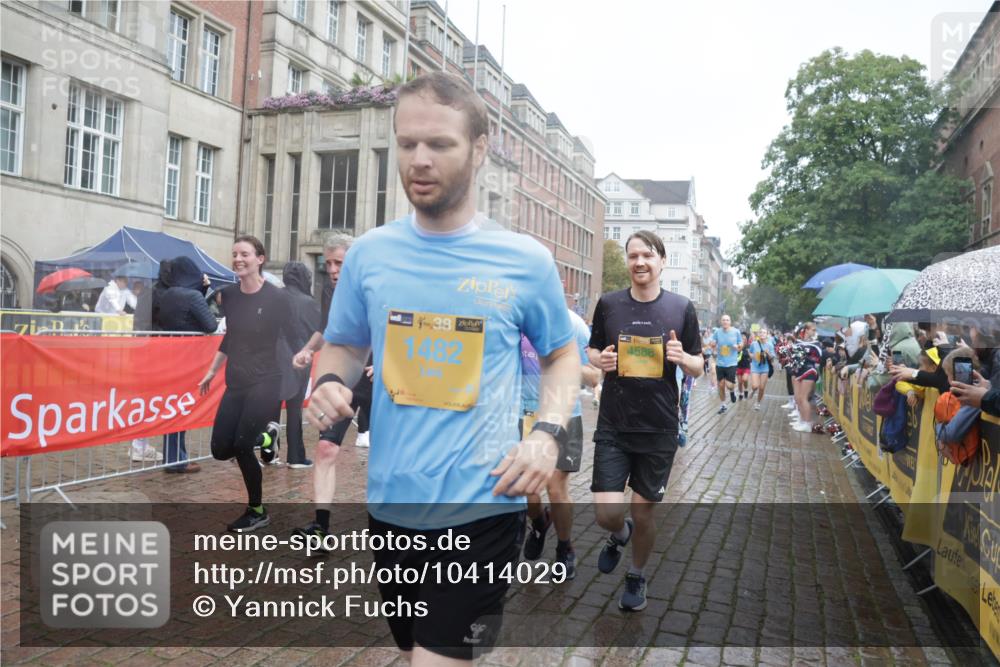 13.09.2026 - Kiel Lauf Yannick Fuchs http://msf.ph/oto/10414029 13.09.2026 10:45:48 Ziel 123, 499, 1015, 1065, 1229, 1484, 1537, 1725, 1752, 2421, 2563, 3347, 3608, 3807, 4586, 5072, 5205, 5278, 7503, 7889, 8203, 8282, 8442, 8731, 8816, 9727, 9770, 9774, 9843, 10046, 10077, 10149, 10407, 10569, 11745, 12150, 12224, 360, 461, 1012, 1180, 1267, 1482, 1575, 1590, 1682, 1969, 2391, 2599, 2836, 3075, 3182, 3263, 3264, 3285, 3347, 3628, 3749, 3796, 4151, 4168, 4536, 4586, 4588, 4699, 4726, 5361, 5365, 5600, 5957, 6269, 6406, 6799, 8282, 498, 550, 9207, 1482, 1590 meine-sportfotos.de