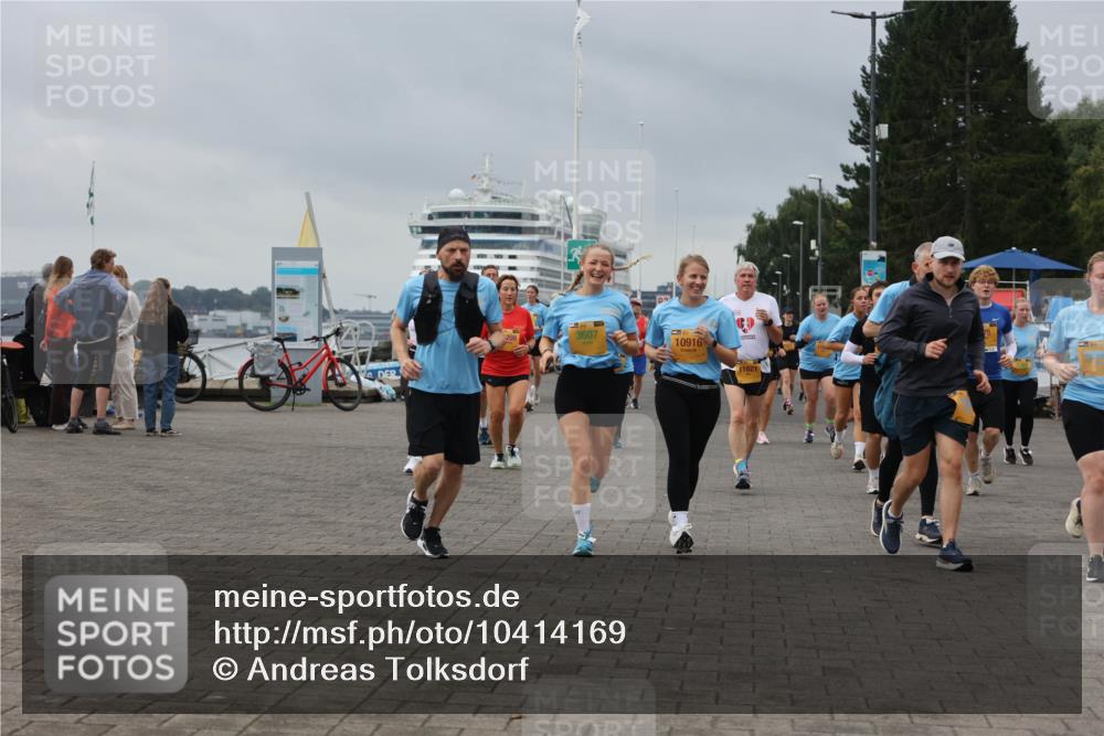 13.09.2026 - Kiel Lauf Andreas Tolksdorf http://msf.ph/oto/10414169 13.09.2026 10:05:05 Kiellinie 208, 3607, 10916, 11621 meine-sportfotos.de